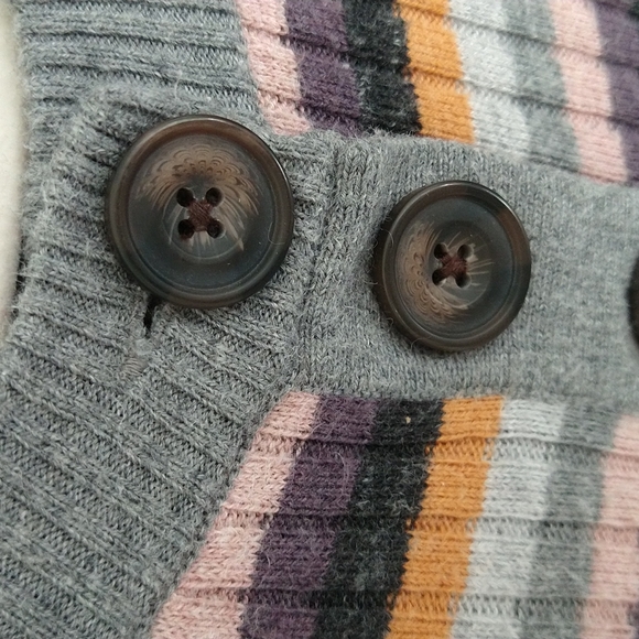 American Eagle Multicolored Striped Long-Sleeved Henley - Picture 6 of 10